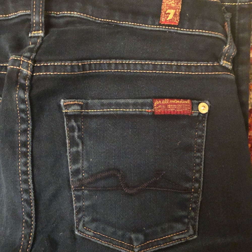 Dark wash 7 skinny jeans! No signs of wear!